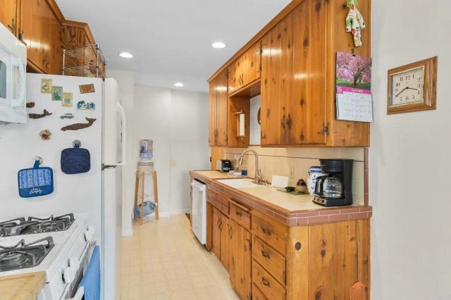 943 Dennstedt Place, El Cajon, CA 92020