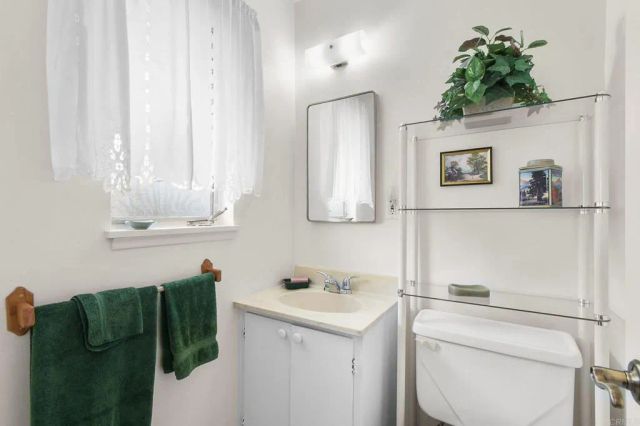 943 Dennstedt Place, El Cajon, CA 92020