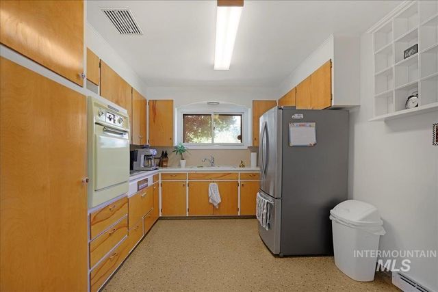 605 Monte Vista Dr, Twin Falls, ID 83301