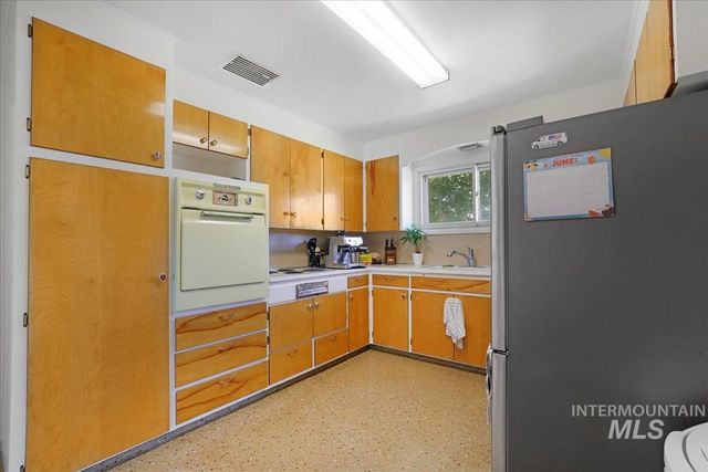 605 Monte Vista Dr, Twin Falls, ID 83301