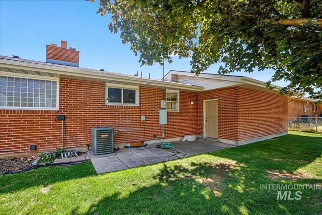 605 Monte Vista Dr, Twin Falls, ID 83301