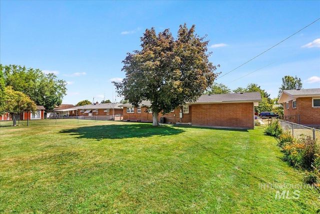 605 Monte Vista Dr, Twin Falls, ID 83301