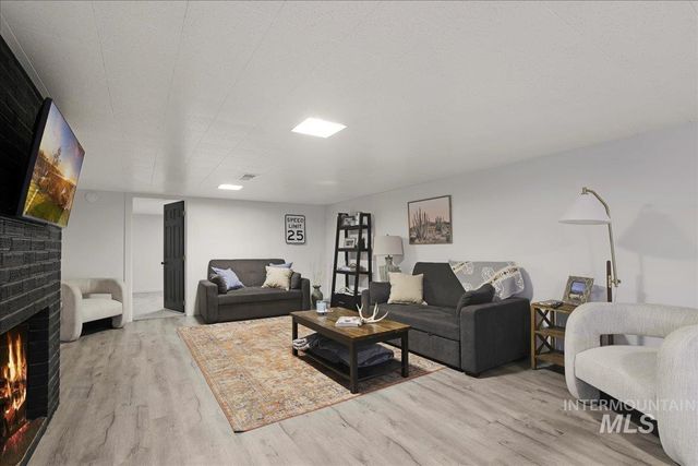 605 Monte Vista Dr, Twin Falls, ID 83301