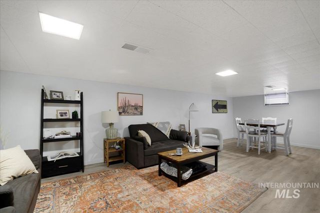 605 Monte Vista Dr, Twin Falls, ID 83301