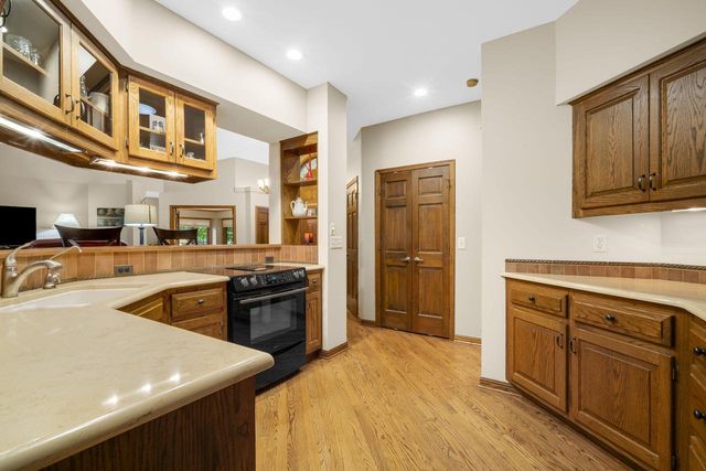 720 Schloemer DRIVE, West Bend, WI 53095