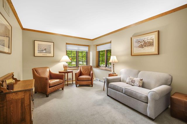 720 Schloemer DRIVE, West Bend, WI 53095