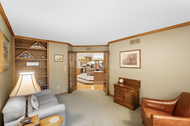 720 Schloemer DRIVE, West Bend, WI 53095