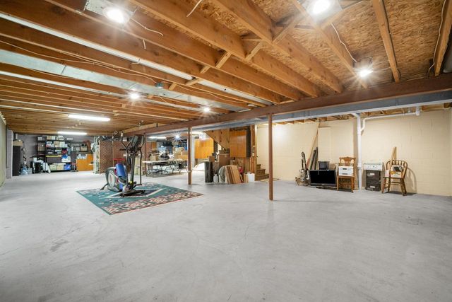 720 Schloemer DRIVE, West Bend, WI 53095