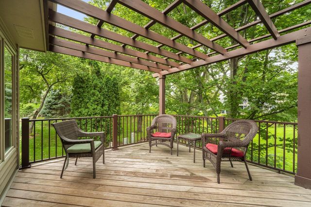 720 Schloemer DRIVE, West Bend, WI 53095