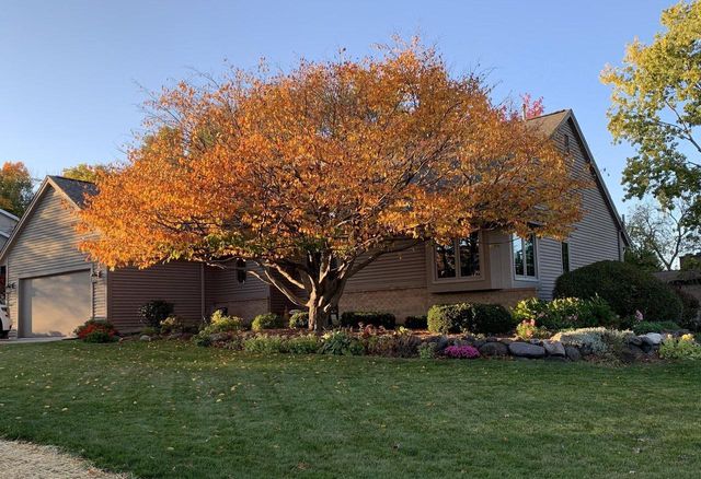 720 Schloemer DRIVE, West Bend, WI 53095