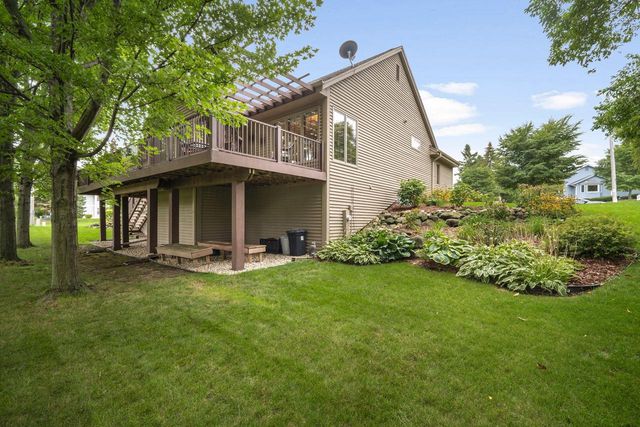 720 Schloemer DRIVE, West Bend, WI 53095