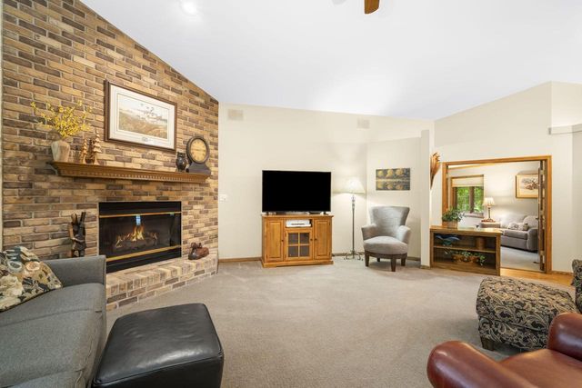 720 Schloemer DRIVE, West Bend, WI 53095