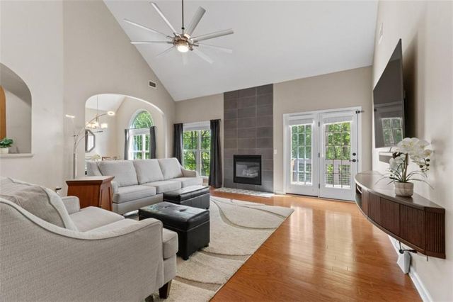 101 Retreat Way, Carrollton, GA 30116