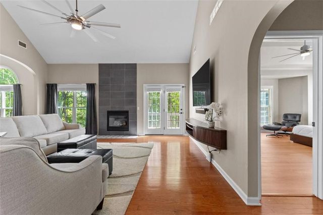 101 Retreat Way, Carrollton, GA 30116