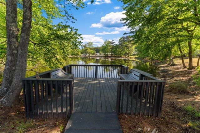 101 Retreat Way, Carrollton, GA 30116
