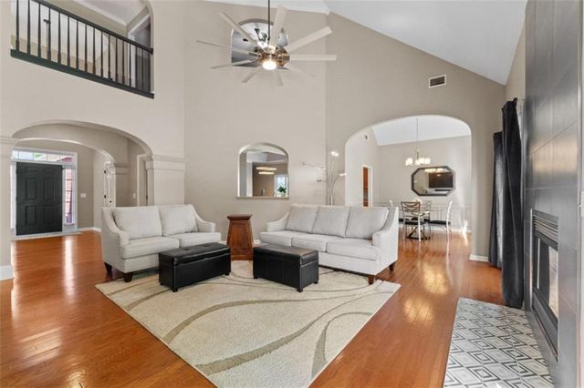 101 Retreat Way, Carrollton, GA 30116