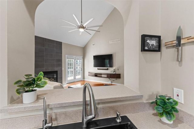 101 Retreat Way, Carrollton, GA 30116