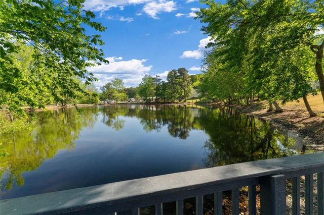 101 Retreat Way, Carrollton, GA 30116