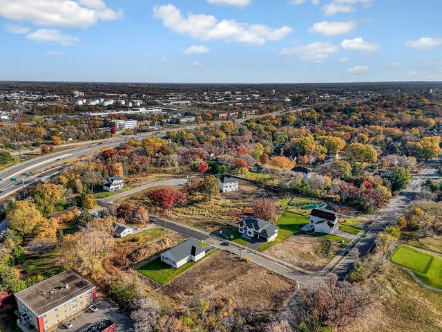 2415 Laurie Court W, Roseville, MN 55113