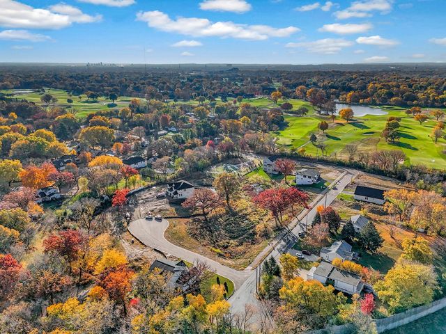 2415 Laurie Court W, Roseville, MN 55113