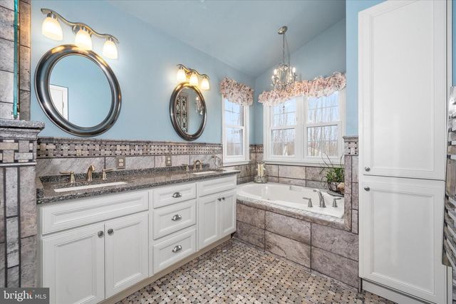 5 ASHLEA DR, Glenmoore, PA 19343