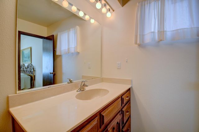 12113 Rosemont Avenue NE, Albuquerque, NM 87112