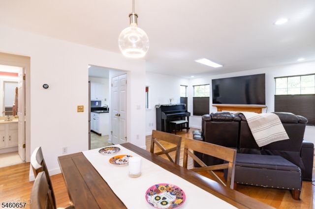 86 Gordon Ave, Lawrence Twp., NJ 08648