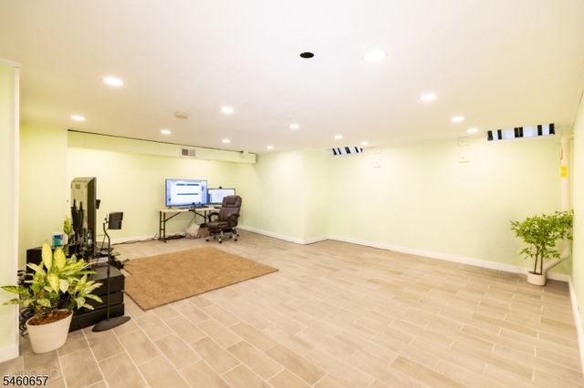 86 Gordon Ave, Lawrence Twp., NJ 08648