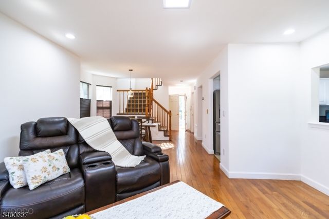 86 Gordon Ave, Lawrence Twp., NJ 08648