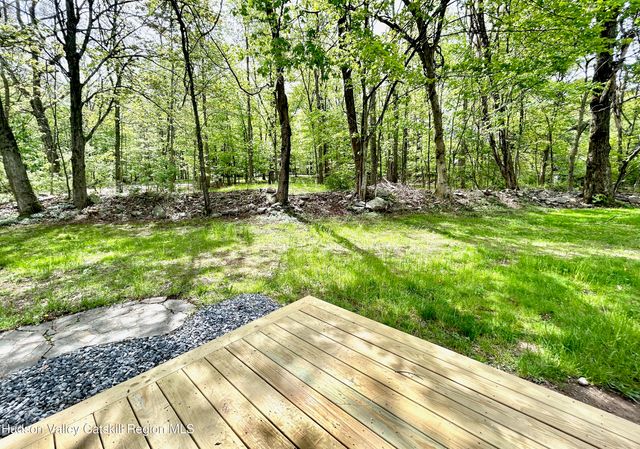 12 Maryland Court, Stone Ridge, NY 12484