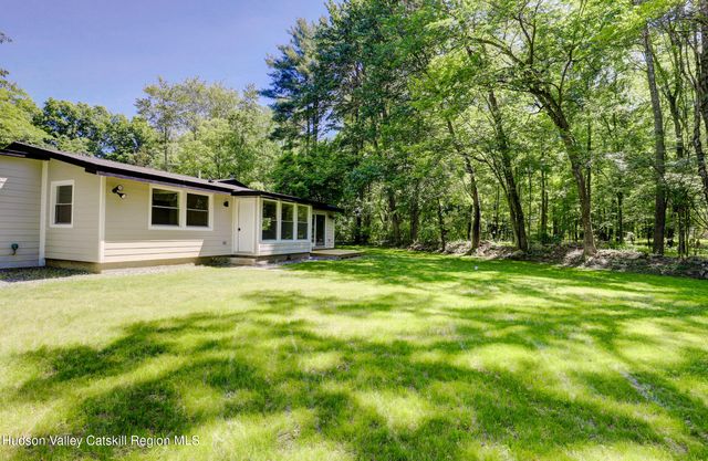 12 Maryland Court, Stone Ridge, NY 12484