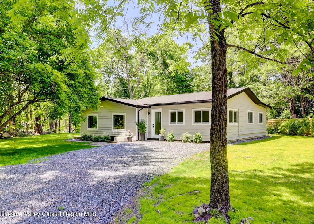 12 Maryland Court, Stone Ridge, NY 12484