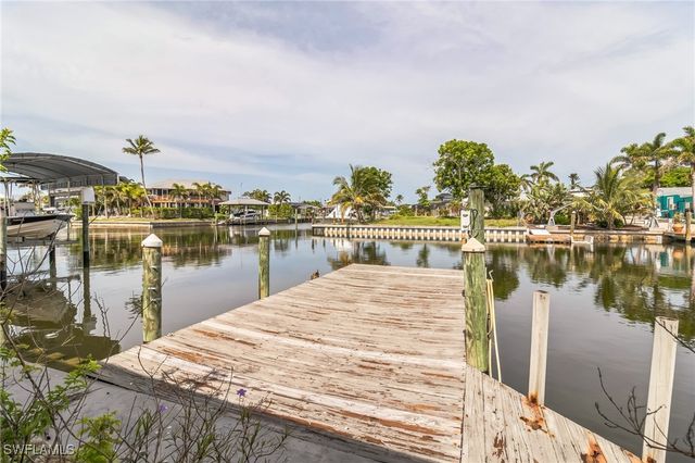 2421 Oleander ST, St James City, FL 33956