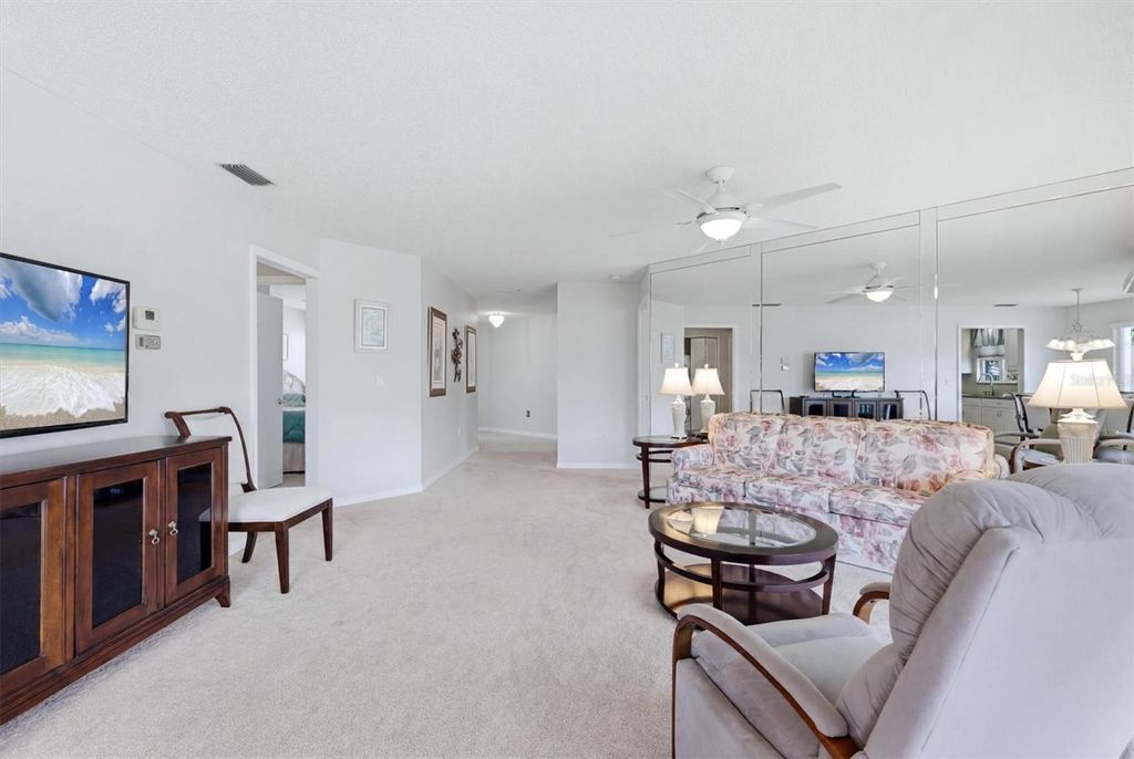 Image 11 of property listing at 879 AUDUBON DRIVE 879, Bradenton, FL 34209