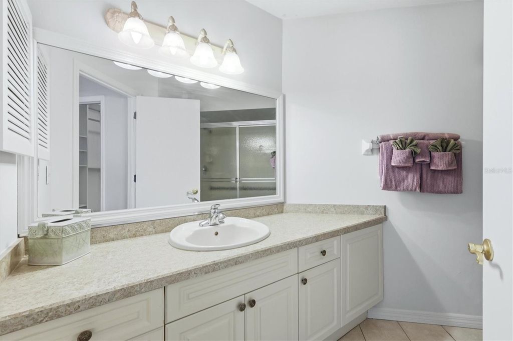 Image 23 of property listing at 879 AUDUBON DRIVE 879, Bradenton, FL 34209