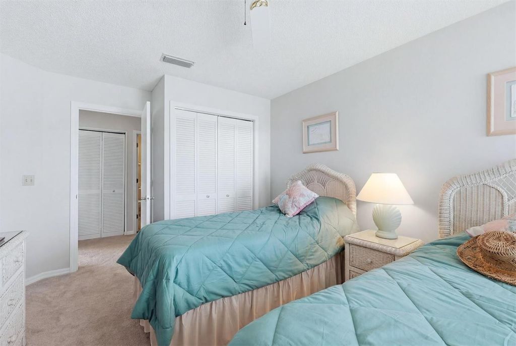 Image 26 of property listing at 879 AUDUBON DRIVE 879, Bradenton, FL 34209