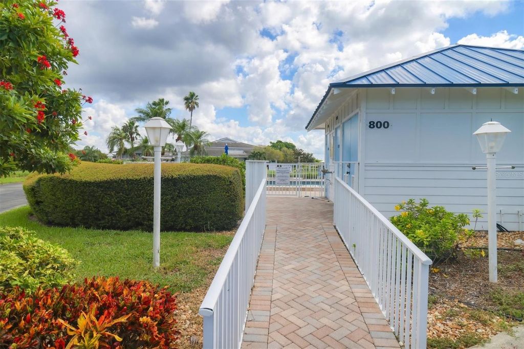 Image 39 of property listing at 879 AUDUBON DRIVE 879, Bradenton, FL 34209