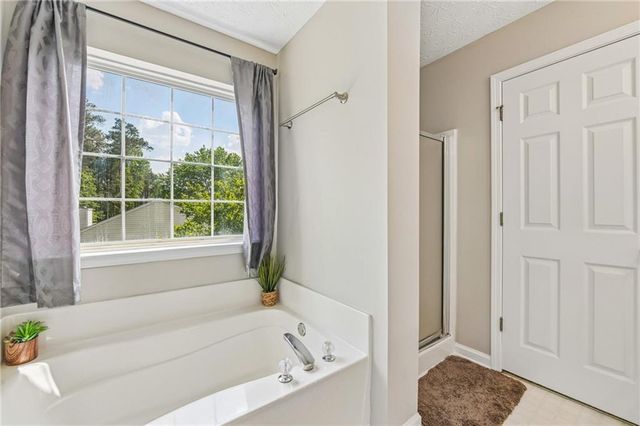 441 Crested View Drive, Loganville, GA 30052