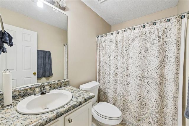 441 Crested View Drive, Loganville, GA 30052