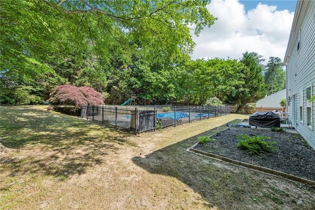 441 Crested View Drive, Loganville, GA 30052