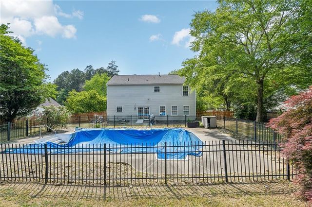 441 Crested View Drive, Loganville, GA 30052