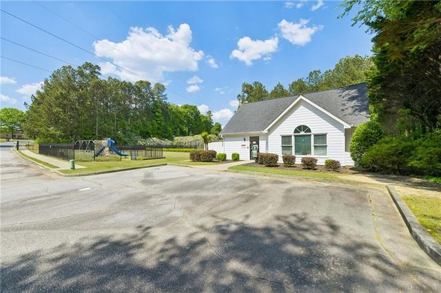 441 Crested View Drive, Loganville, GA 30052