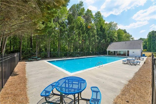 441 Crested View Drive, Loganville, GA 30052