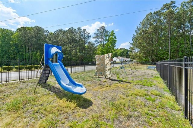 441 Crested View Drive, Loganville, GA 30052
