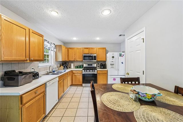 441 Crested View Drive, Loganville, GA 30052