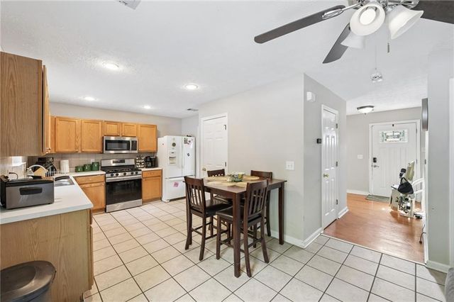 441 Crested View Drive, Loganville, GA 30052