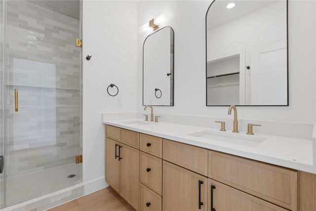 3300 S Harwood Street, Dallas, TX 75215