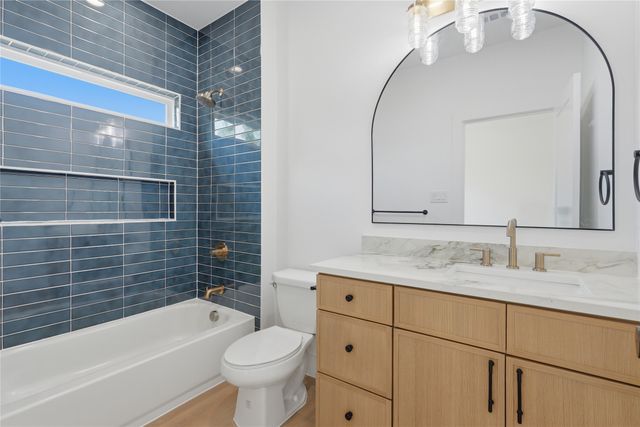 3300 S Harwood Street, Dallas, TX 75215