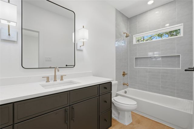3300 S Harwood Street, Dallas, TX 75215