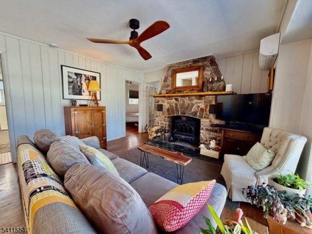 1 Beaver Ter, Jefferson Twp., NJ 07885